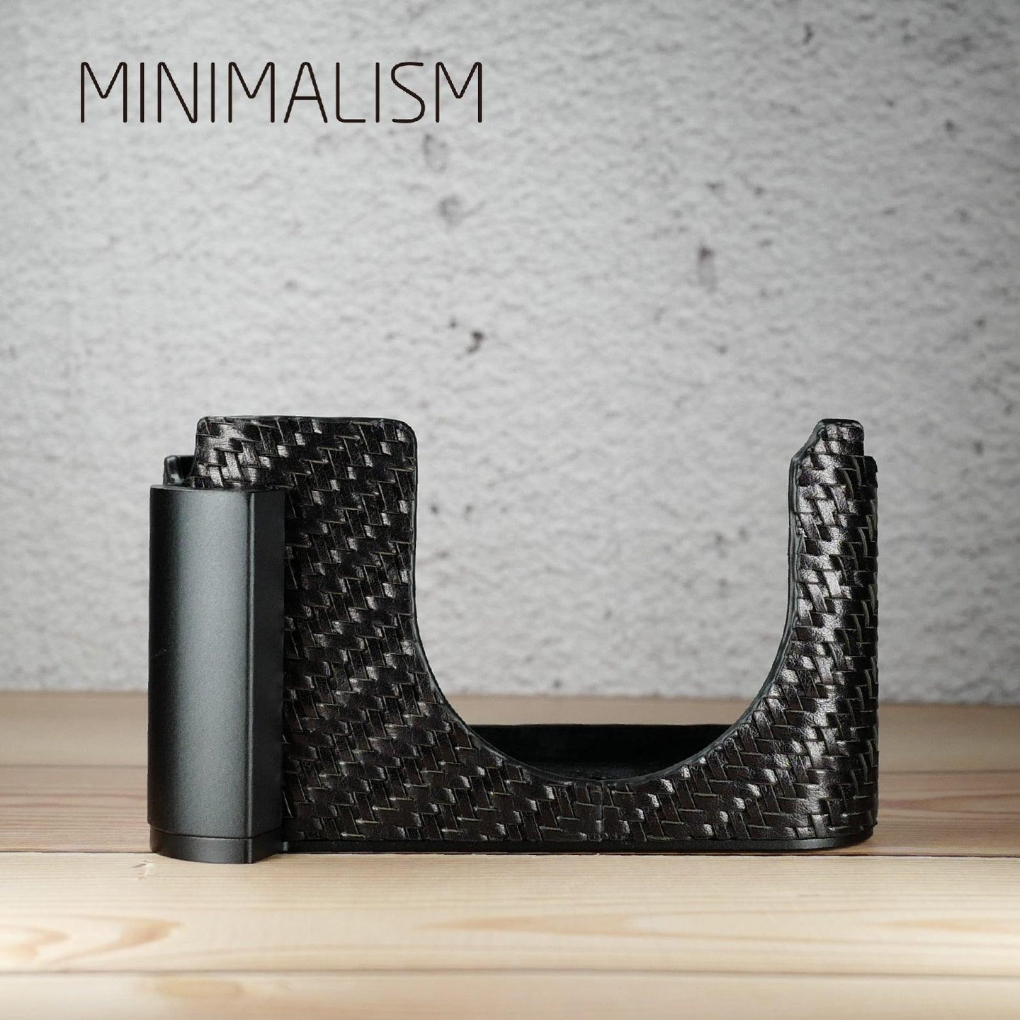 minimalism LEICA Qå°ēØē¹ē®åå„é£ęę - Artboard HK